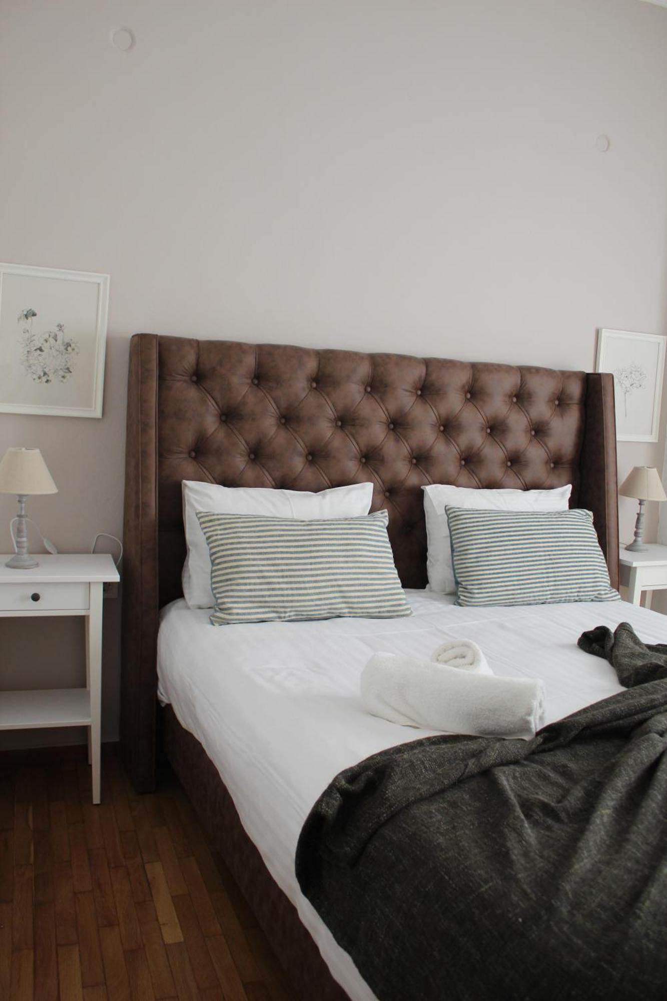 Suite 2 Bedrooms เอเธนส์ ภายนอก รูปภาพ