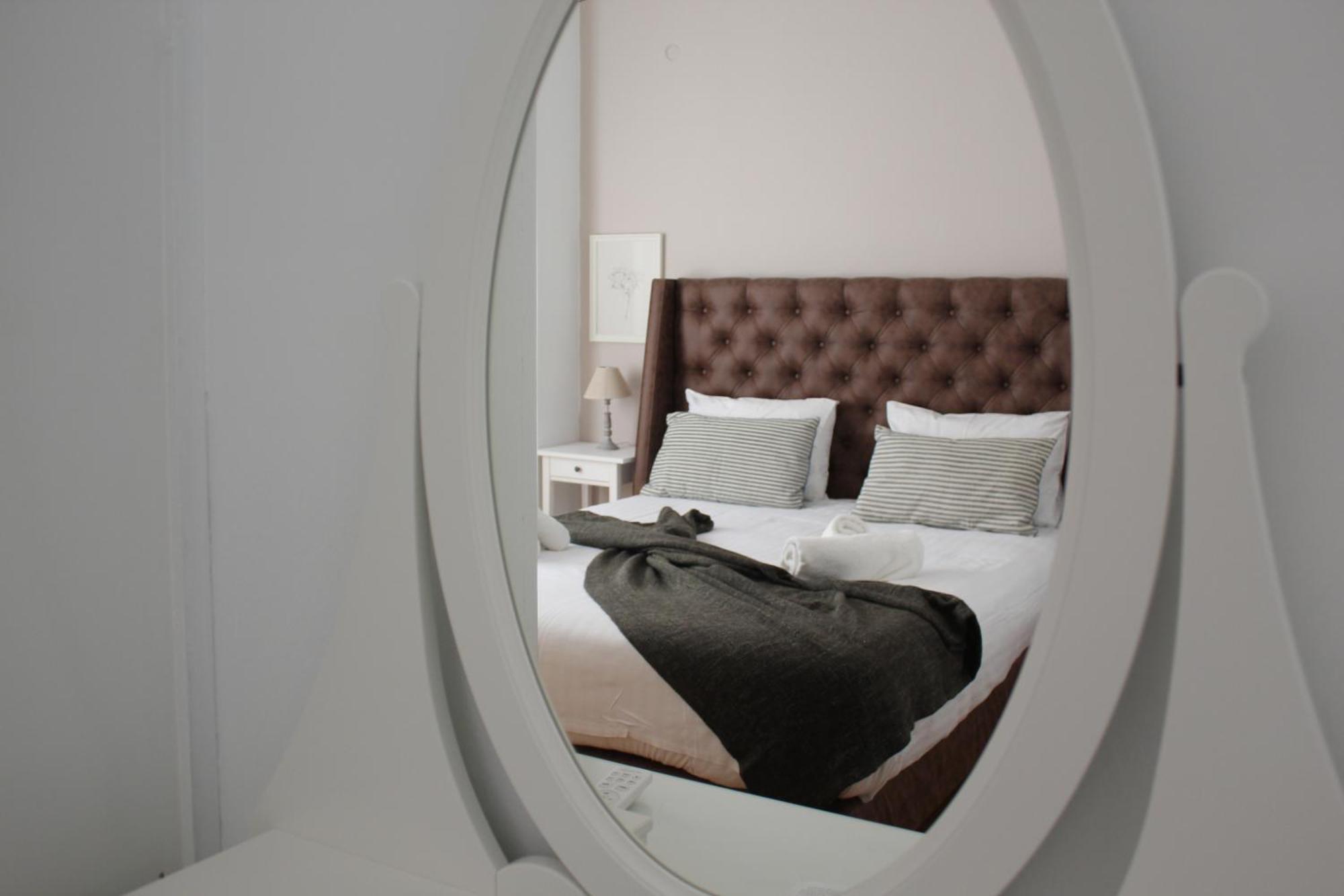 Suite 2 Bedrooms เอเธนส์ ภายนอก รูปภาพ